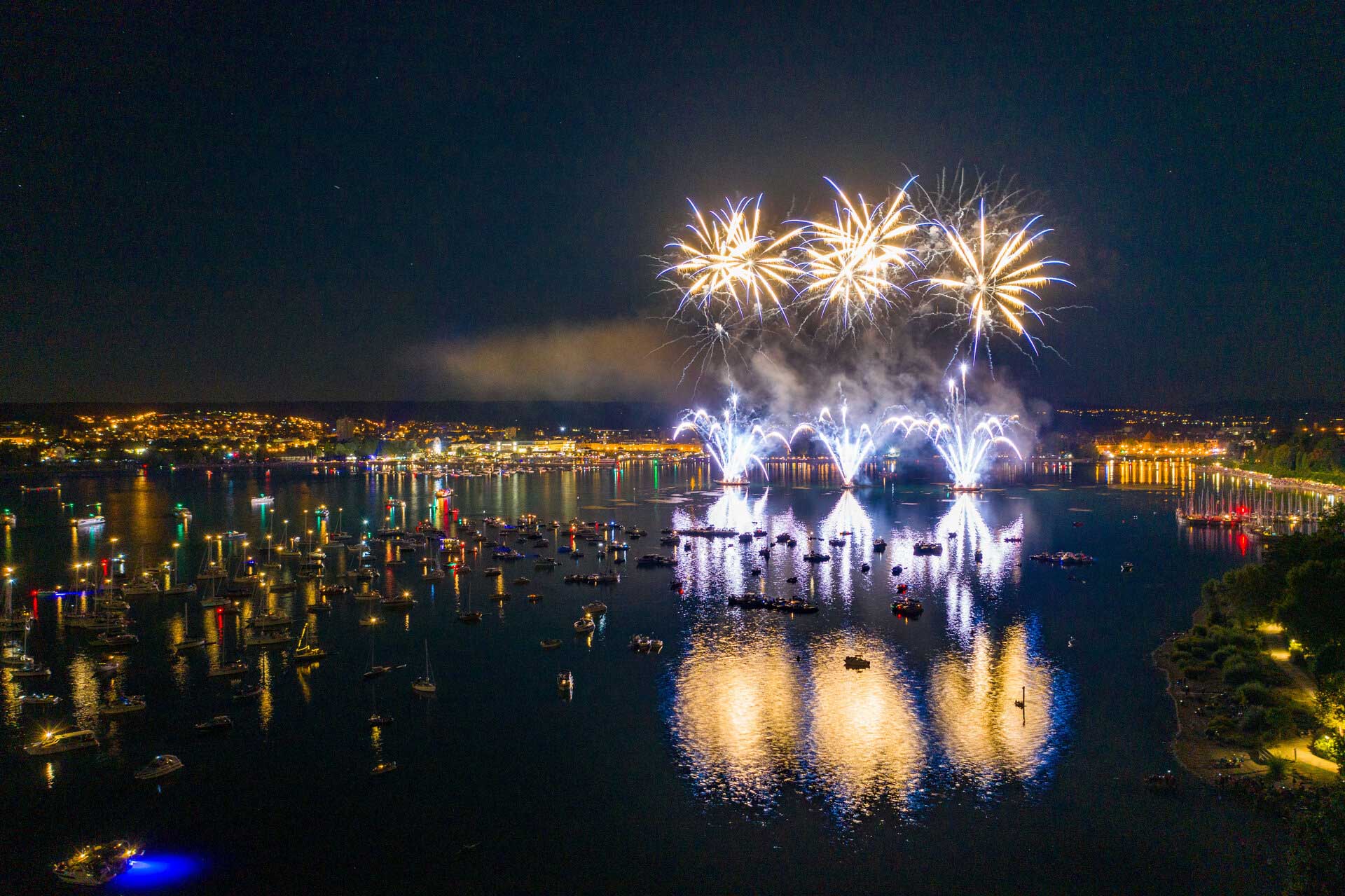 Wunderschönes Foto des Seefeuerwerks, aufgenommen von Achim Mende MTK.